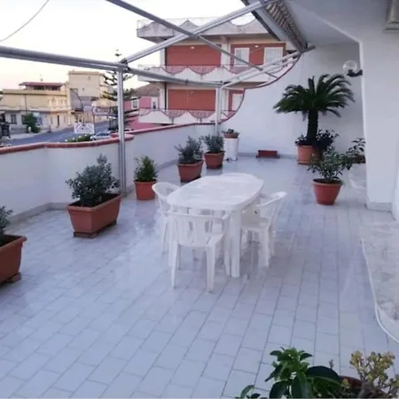 Apartment House With Sea View/casa Con Terrazzo Vista Mare