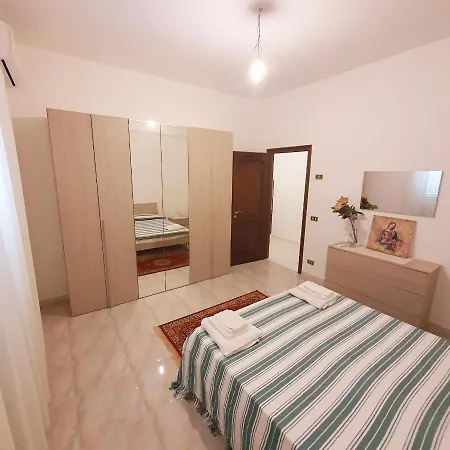 House With Sea View/casa Con Terrazzo Vista Mare * Siderno