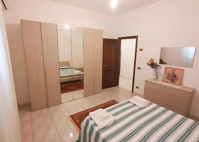 House With Sea View/casa Con Terrazzo Vista Mare * Siderno